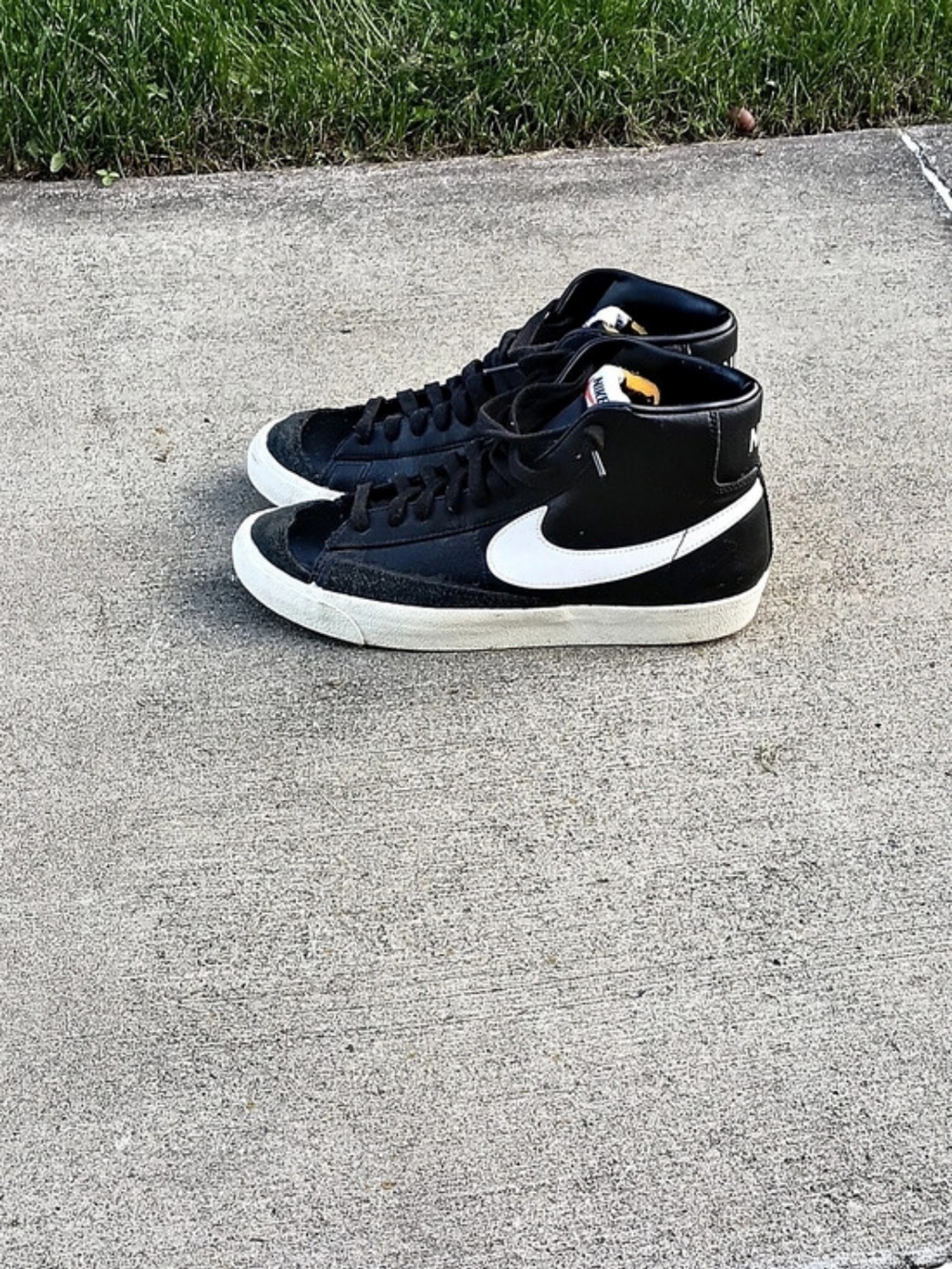 Nike Men's Blazer '77 Mid High-Top Sneakers Black & White Size US 11